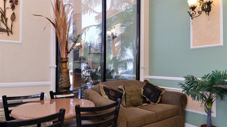 Americas Best Value Inn Pasadena Lobby