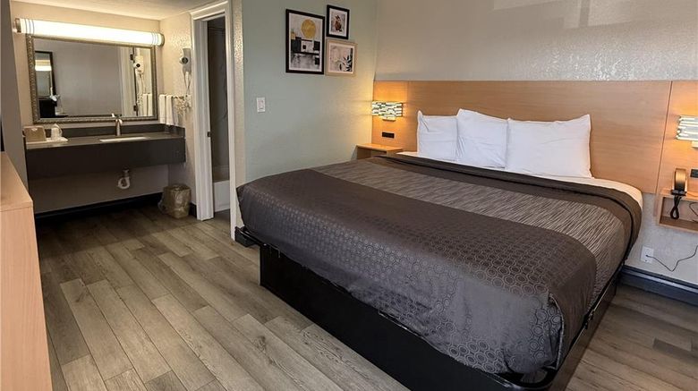 <b>Americas Best Value Inn, Ponca City Room</b>. Images powered by <a href="https://iceportal.shijigroup.com/" title="IcePortal" target="_blank">IcePortal</a>.