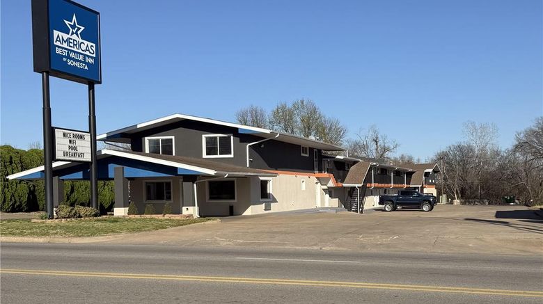 <b>Americas Best Value Inn, Ponca City Exterior</b>. Images powered by <a href="https://iceportal.shijigroup.com/" title="IcePortal" target="_blank">IcePortal</a>.