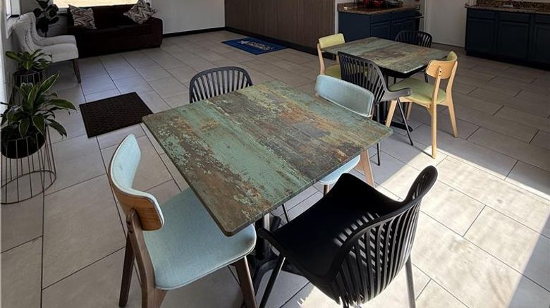 <b>Americas Best Value Inn, Ponca City Restaurant</b>. Images powered by <a href="https://iceportal.shijigroup.com/" title="IcePortal" target="_blank">IcePortal</a>.