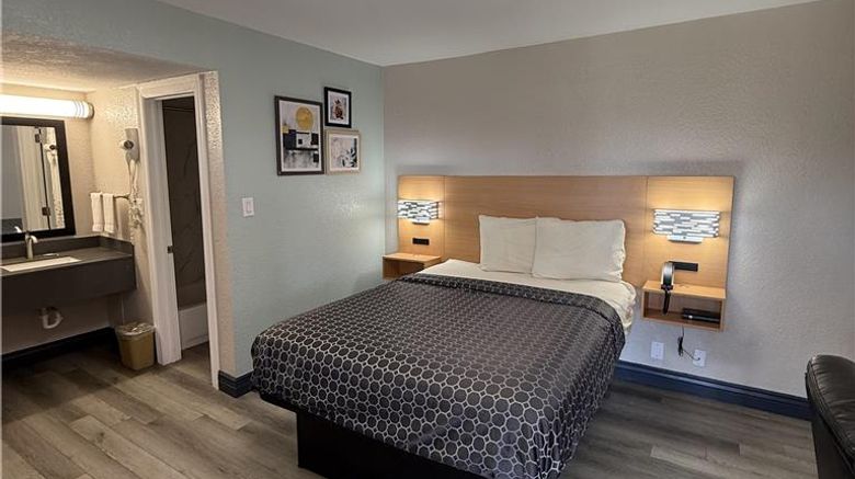 <b>Americas Best Value Inn, Ponca City Room</b>. Images powered by <a href="https://iceportal.shijigroup.com/" title="IcePortal" target="_blank">IcePortal</a>.