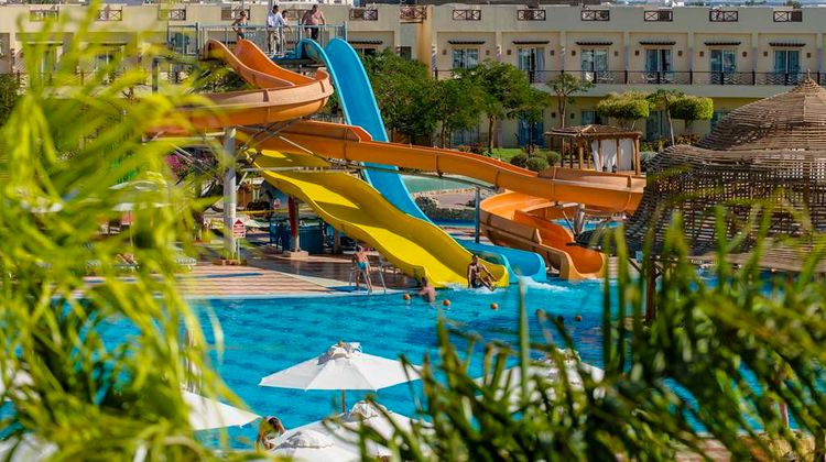 Concorde El Salam Hotel by Royal Tulip Pool