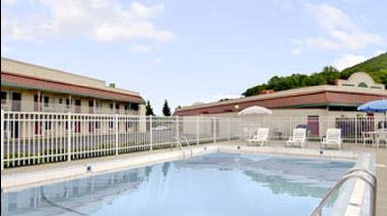 <b>Americas Best Value Inn Marion Pool</b>. Images powered by <a href="https://iceportal.shijigroup.com/" title="IcePortal" target="_blank">IcePortal</a>.
