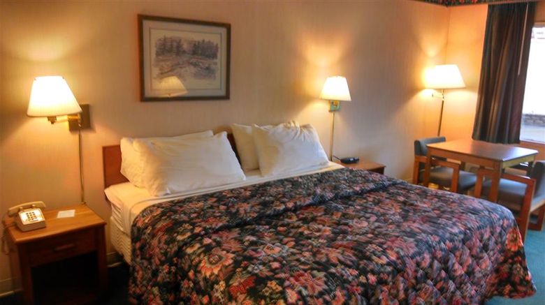 <b>Americas Best Value Inn Marion Room</b>. Images powered by <a href="https://iceportal.shijigroup.com/" title="IcePortal" target="_blank">IcePortal</a>.