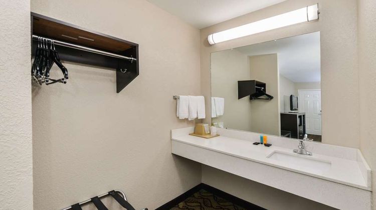 Americas Best Value Inn Pasadena Room