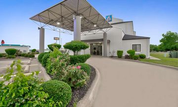 Motel 6 Denison