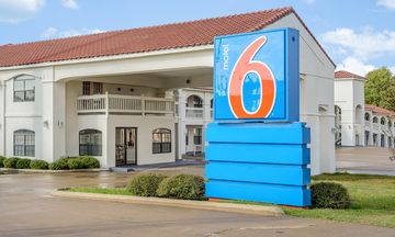 Motel 6 - Canton