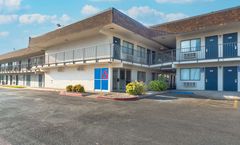 Motel 6 Del Rio