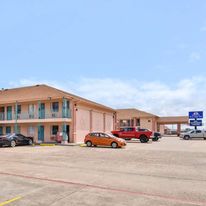 Americas Best Value Inn Clute Lake Jacks