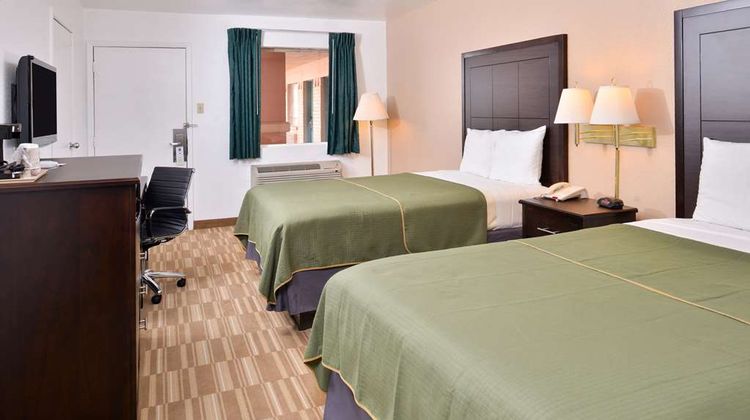 Americas Best Value Inn Clute Lake Jacks Room