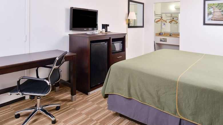 <b>Americas Best Value Inn Clute Lake Jacks Room</b>. Images powered by <a href="https://iceportal.shijigroup.com/" title="IcePortal" target="_blank">IcePortal</a>.