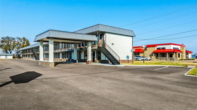 Americas Best Value Inn Indianola Exterior