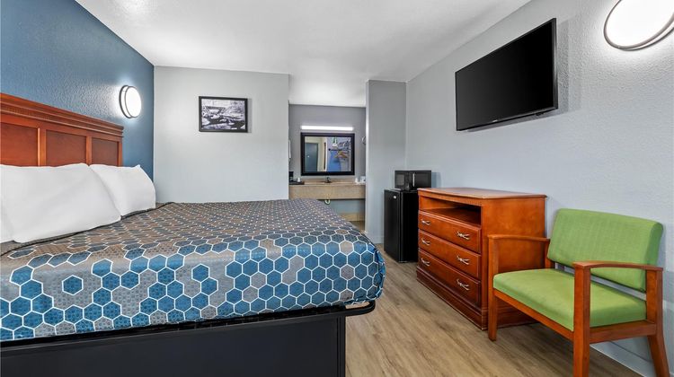 Americas Best Value Inn Indianola Room