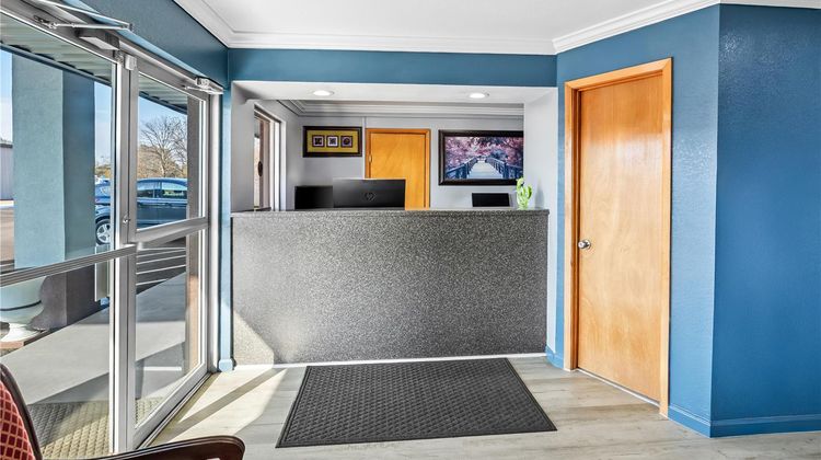 Americas Best Value Inn Indianola Lobby