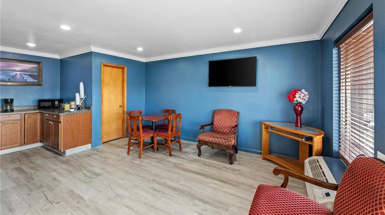 Americas Best Value Inn Indianola Lobby