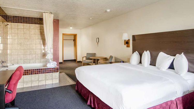 Americas Best Value Inn, Fort Collins Suite