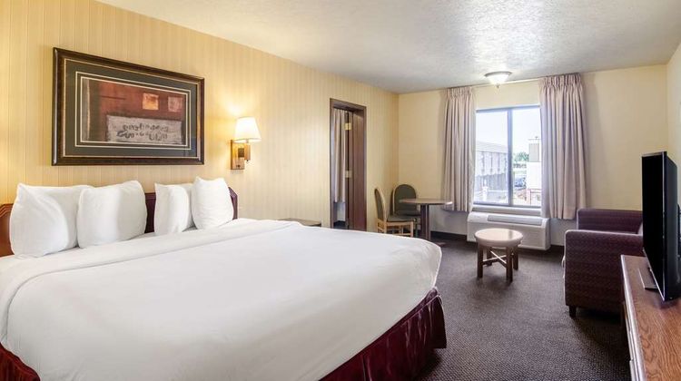 Americas Best Value Inn, Fort Collins Suite