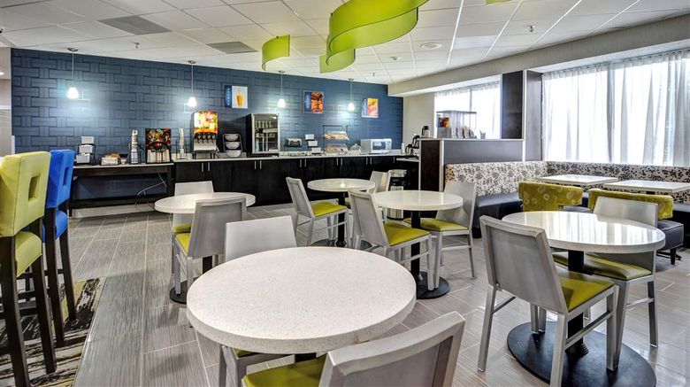 <b>Best Western Plus Hanes Mall Hotel Restaurant</b>. Images powered by <a href="https://iceportal.shijigroup.com/" title="IcePortal" target="_blank">IcePortal</a>.
