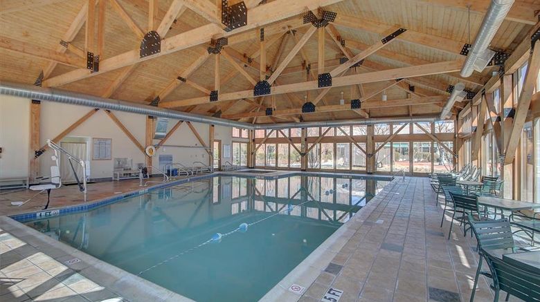 <b>Wellsworth Hotel Pool</b>. Images powered by <a href="https://iceportal.shijigroup.com/" title="IcePortal" target="_blank">IcePortal</a>.