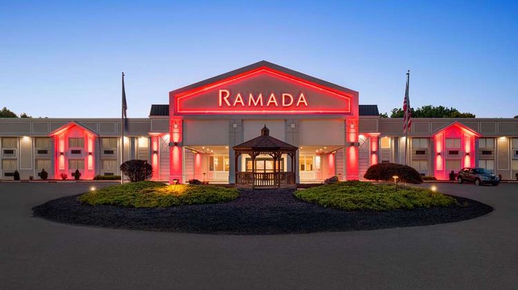 Ramada by Wyndham Whitehall/Allentown Exterior