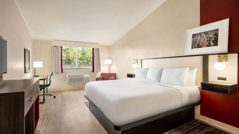 <b>Ramada by Wyndham Whitehall/Allentown Room</b>. Images powered by <a href="https://iceportal.shijigroup.com/" title="IcePortal" target="_blank">IcePortal</a>.