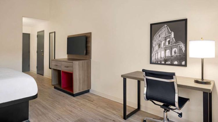 Ramada by Wyndham Whitehall/Allentown Room