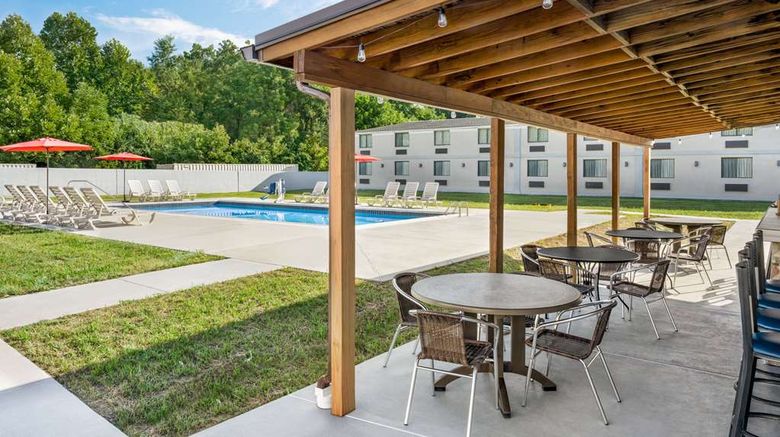 <b>Ramada by Wyndham Whitehall/Allentown Pool</b>. Images powered by <a href="https://iceportal.shijigroup.com/" title="IcePortal" target="_blank">IcePortal</a>.