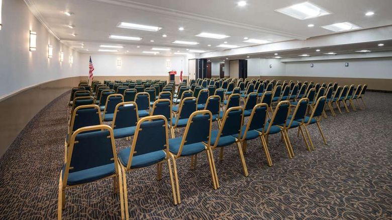 <b>Ramada Burbank Airport Meeting</b>. Images powered by <a href="https://iceportal.shijigroup.com/" title="IcePortal" target="_blank">IcePortal</a>.