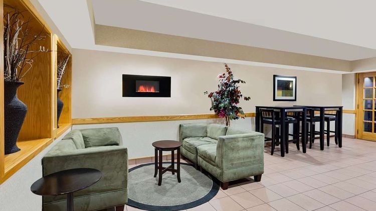 Ramada Marquette Lobby
