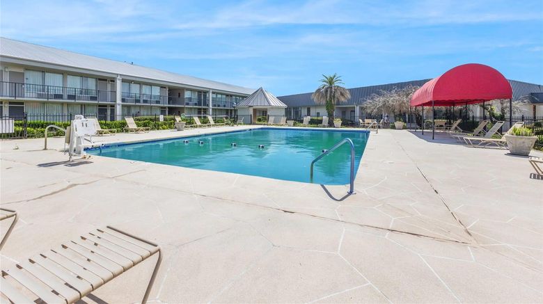 <b>Ramada Houma Pool</b>. Images powered by <a href="https://iceportal.shijigroup.com/" title="IcePortal" target="_blank">IcePortal</a>.