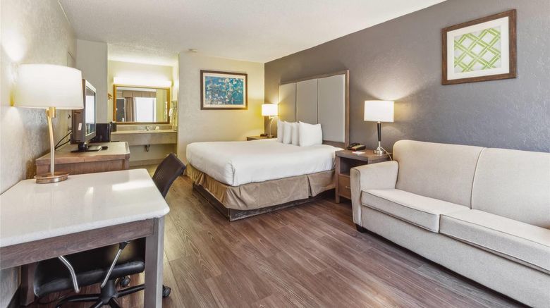 <b>Ramada Houma Room</b>. Images powered by <a href="https://iceportal.shijigroup.com/" title="IcePortal" target="_blank">IcePortal</a>.