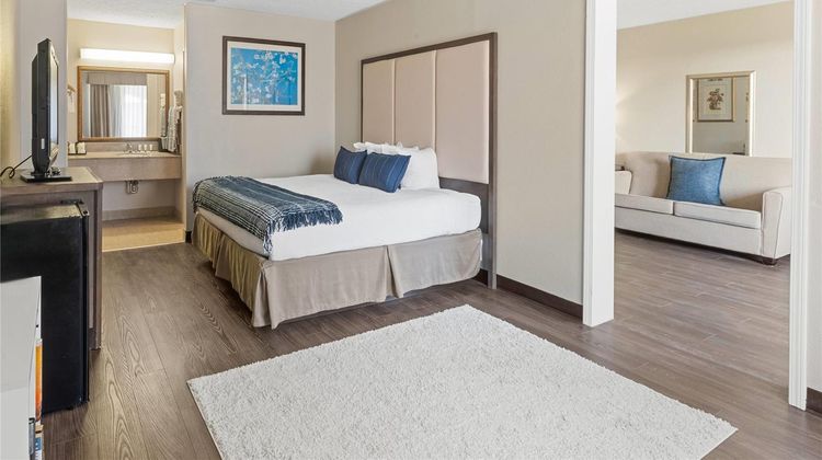 Ramada Houma Room