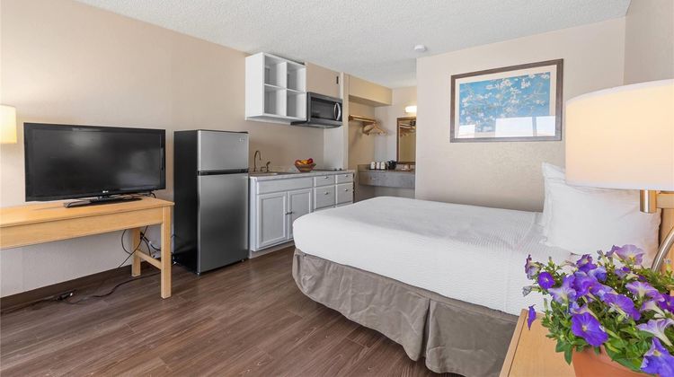 Ramada Houma Room