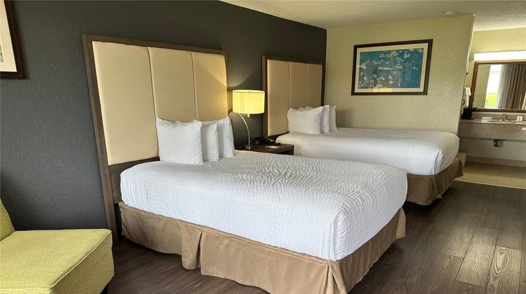 Ramada Houma Room
