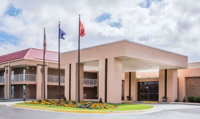 Ramada by Wyndham Wytheville Exterior