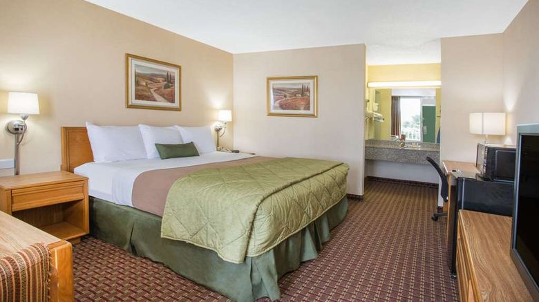 <b>Ramada by Wyndham Wytheville Room</b>. Images powered by <a href="https://iceportal.shijigroup.com/" title="IcePortal" target="_blank">IcePortal</a>.