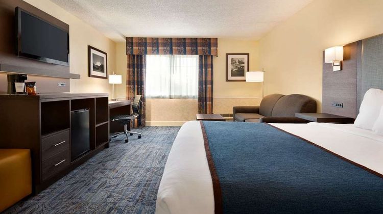 Ramada at Spokane Airport Room
