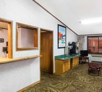 Howard Johnson Express Inn - Wilmington Lobby