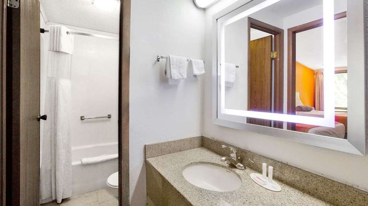 Howard Johnson Express Inn - Wilmington Room