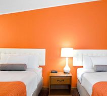 Howard Johnson Express Inn - Wilmington Room