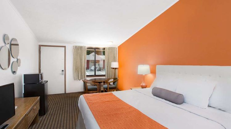 Howard Johnson Express Inn - Wilmington Room