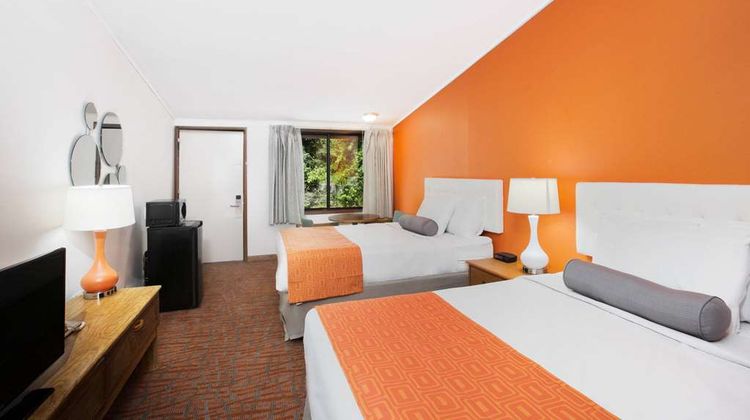 Howard Johnson Express Inn - Wilmington Room