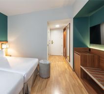 Hotel Elche Centro Affiliated by Melia Room