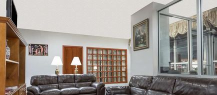 Ramada Limited Norfolk Lobby