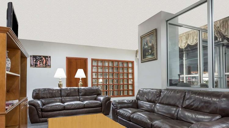 Ramada Limited Norfolk Lobby
