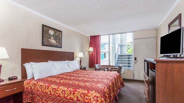 Ramada Limited Norfolk Room