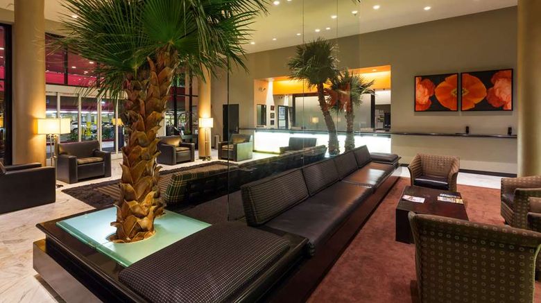 <b>Ramada Plaza West Hollywood Hotel/Suites Lobby</b>. Images powered by <a href="https://iceportal.shijigroup.com/" title="IcePortal" target="_blank">IcePortal</a>.