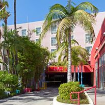 Ramada Plaza West Hollywood Hotel/Suites