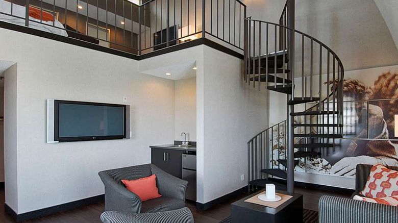 <b>Ramada Plaza West Hollywood Hotel/Suites Suite</b>. Images powered by <a href="https://iceportal.shijigroup.com/" title="IcePortal" target="_blank">IcePortal</a>.