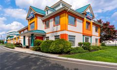 Howard Johnson Hotel - Toms River